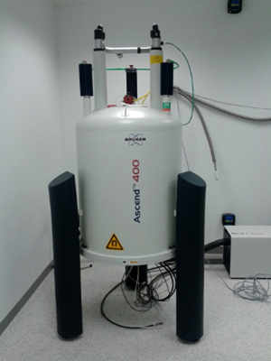 U28-E04. Bruker Ascend 400 MHz NMR spectrometer
