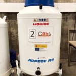 Liquid nitrogen tank
